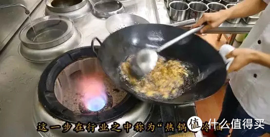 厨技大增的数十种小技巧，菜刀怎么选购？铁锅如何除锈？厨师长王刚在线问答