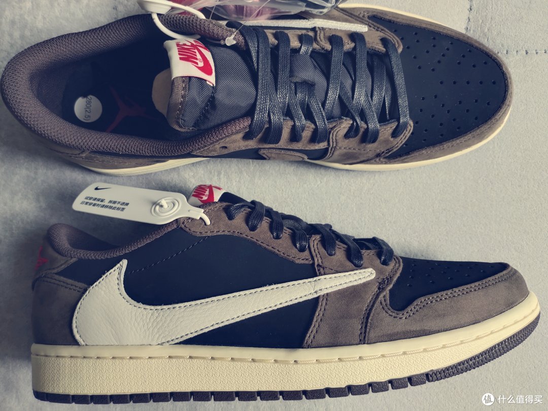 反钩设计,Travis Scott x Air Jordan 1 Low 开箱