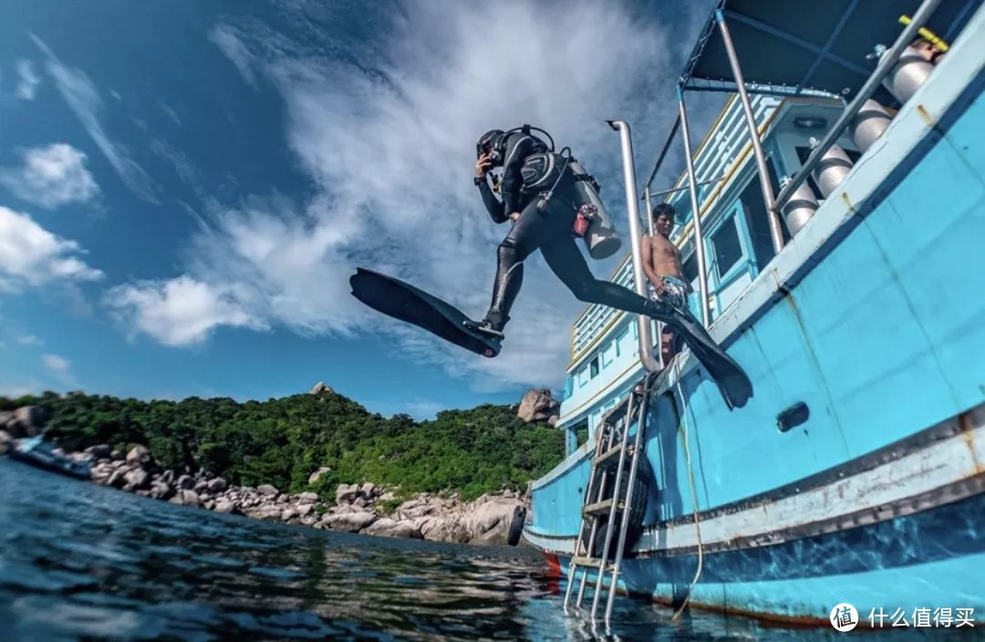 解锁海岛旅行新玩法：考一张潜水执照，探索地球70%的美