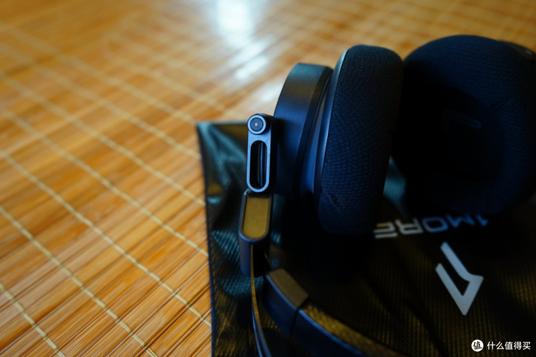 RGB+7.1!万魔(1MORE)Spearhead VR 7.1声道游戏耳机开箱&评测