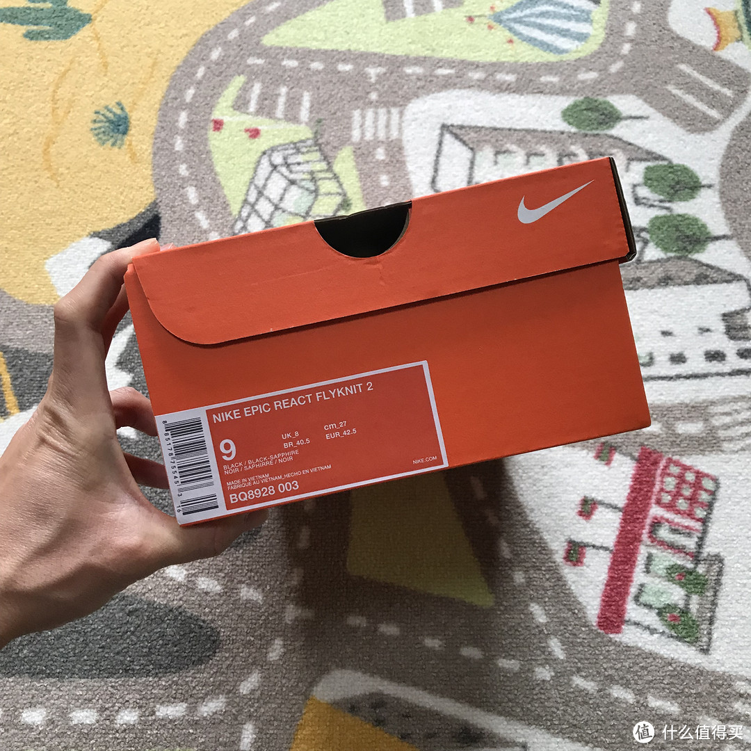 亮骚中底！NIKE EPIC REACT FLYKNIT 2 跑步鞋