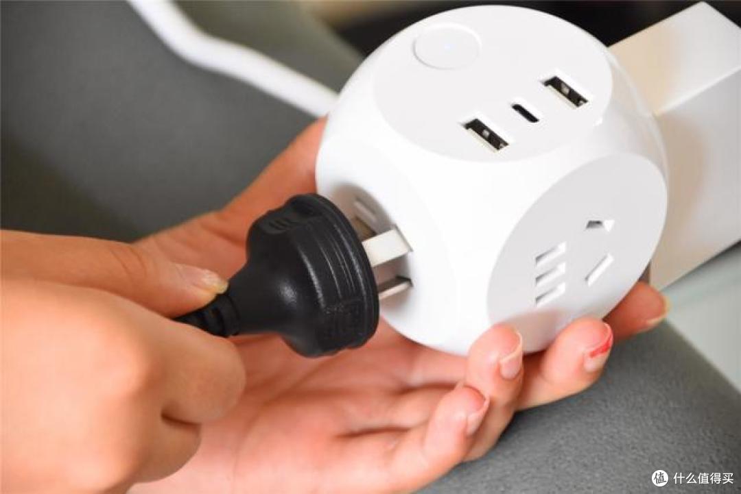 业内首款USB-C接口，新国标配置支持快速充电，爱国者魔方插座