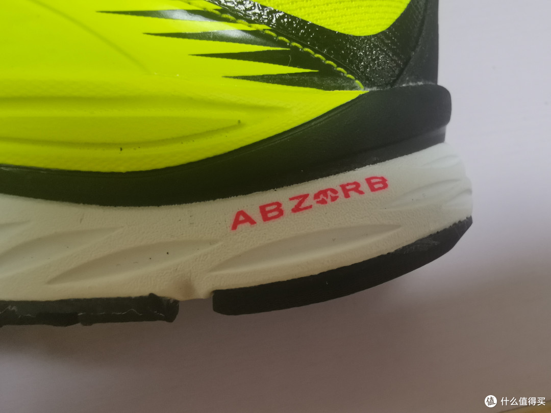 200多元的冷门次*级缓震——New Balance 880V6 跑鞋开箱