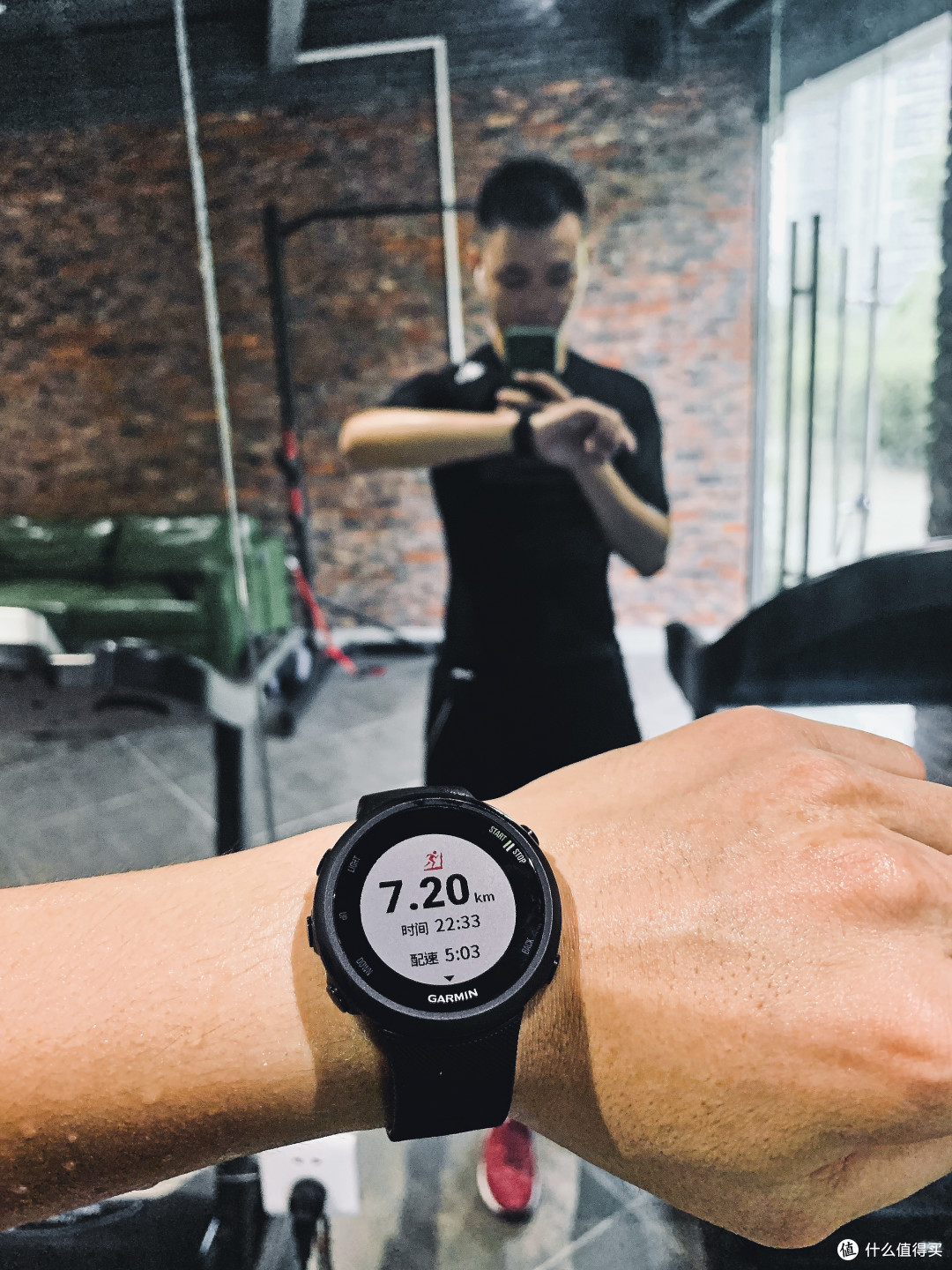 跑步该带哪些装备?Garmin佳明全新Forerunner45运动手表要算在内