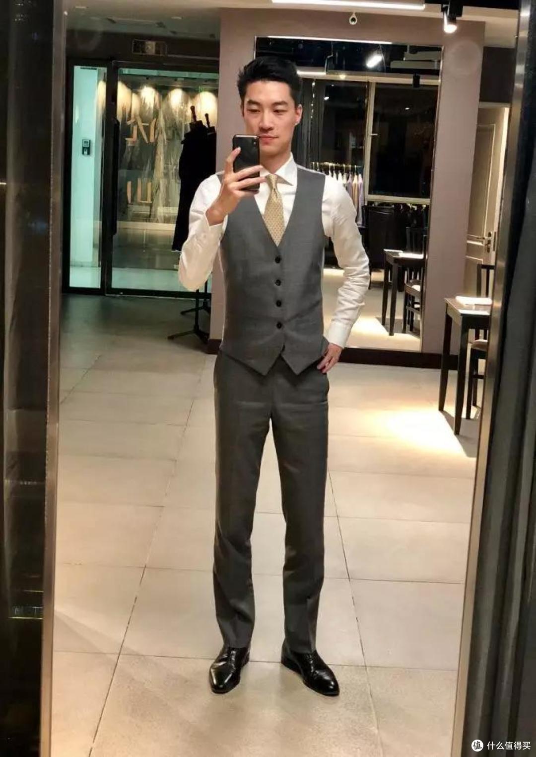 西裤怎样穿更出型?