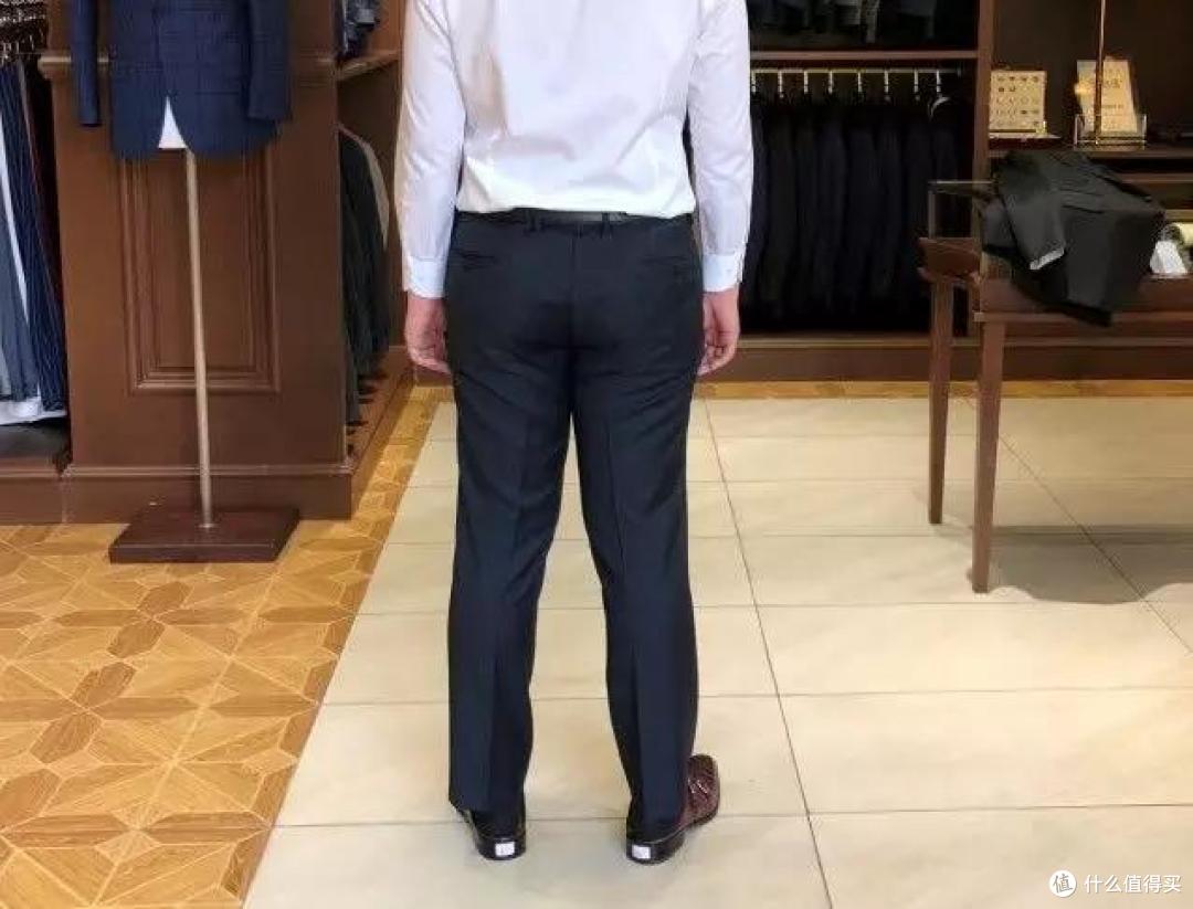 西裤怎样穿更出型?