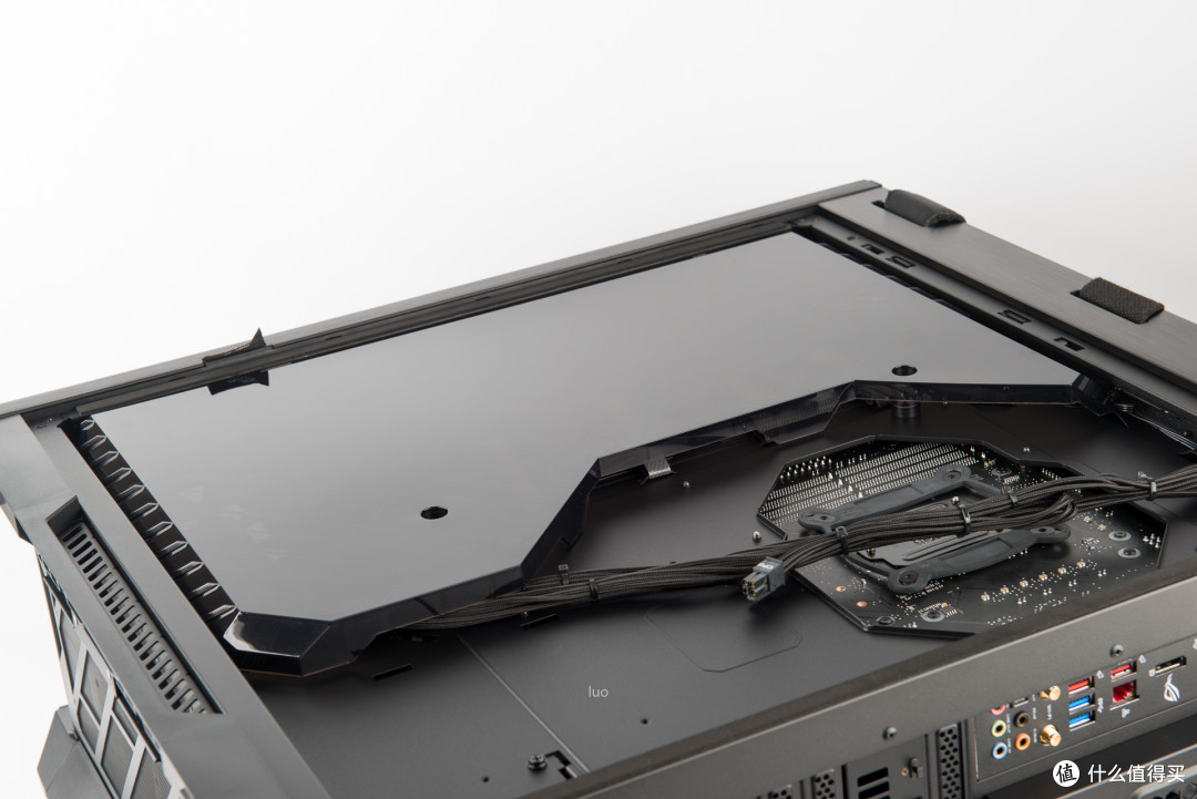 『 以ROG信仰之名 』ROG Strix Helios 装机作业