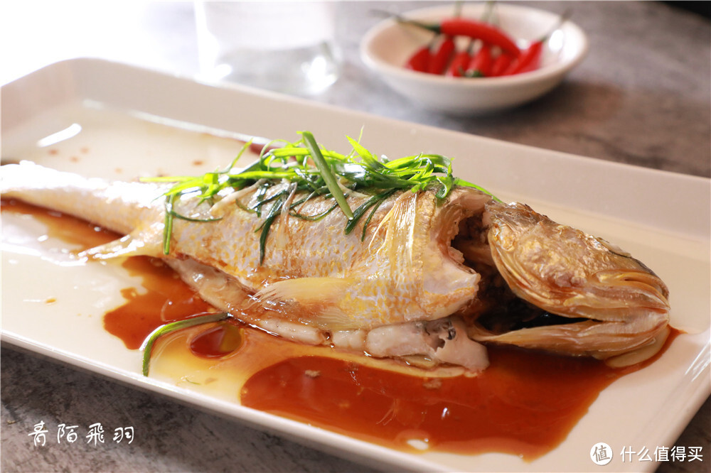 粤式清蒸黄花鱼做法，爽口滑嫩，招待客人倍有面子