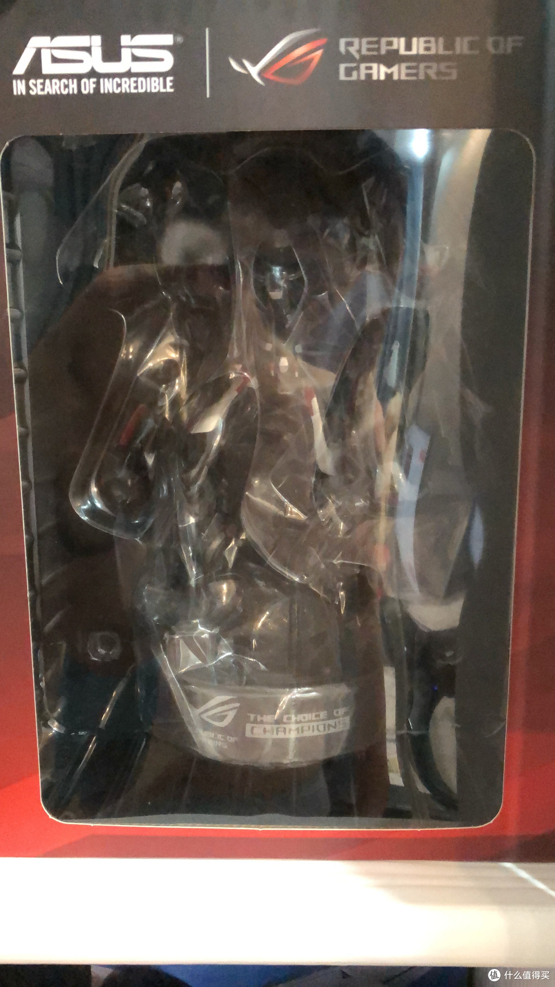 别问我这个是什么，因为我舍不得拆，这个可能是保存的最完整的ROG大机器人
