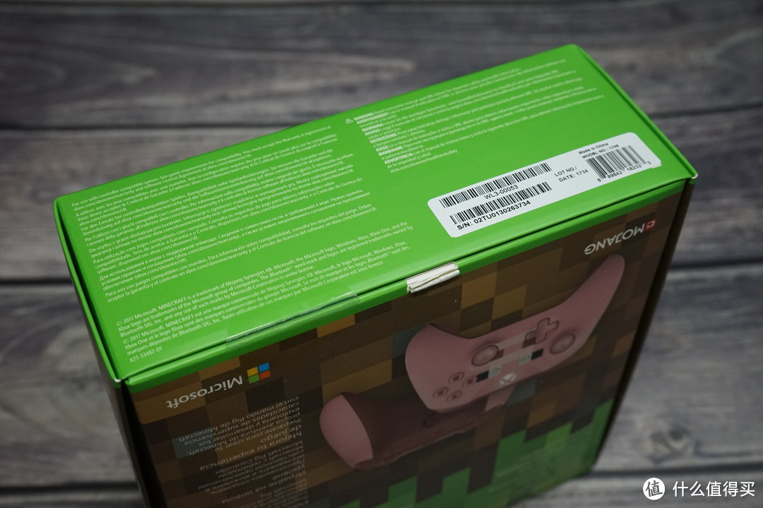 “每个叔叔都有颗少女心”：Xbox One 无线手柄《我的世界》粉色小猪限定版