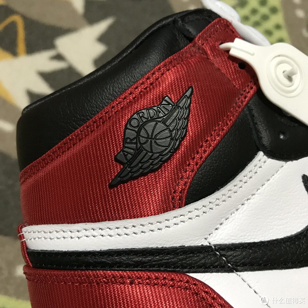 偷跑首发！Air Jordan 1 High OG 丝绸黑脚趾