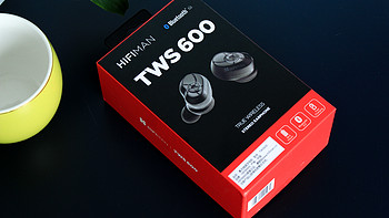 头领科技TWS 600耳机外观展示(耳套|充电线|腔体|按键|指示灯)