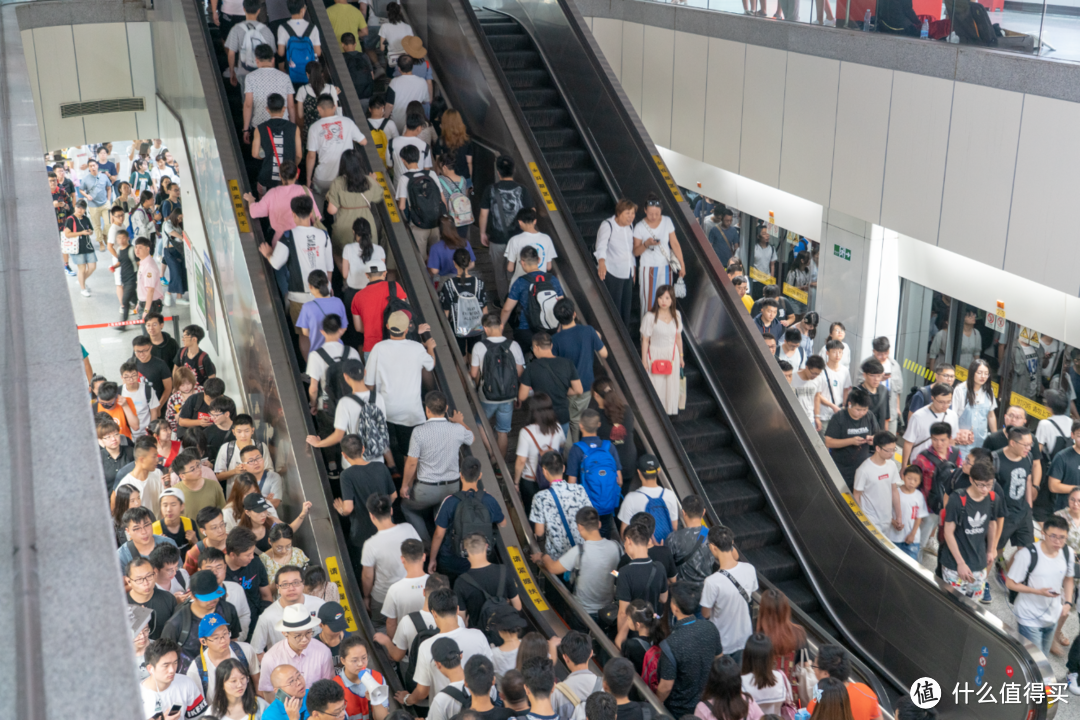 究竟是拍妹，还是逛展，不！我全都要，描边怪带你逛 2019 年 ChinaJoy！（多图，内附彩六 Cos）