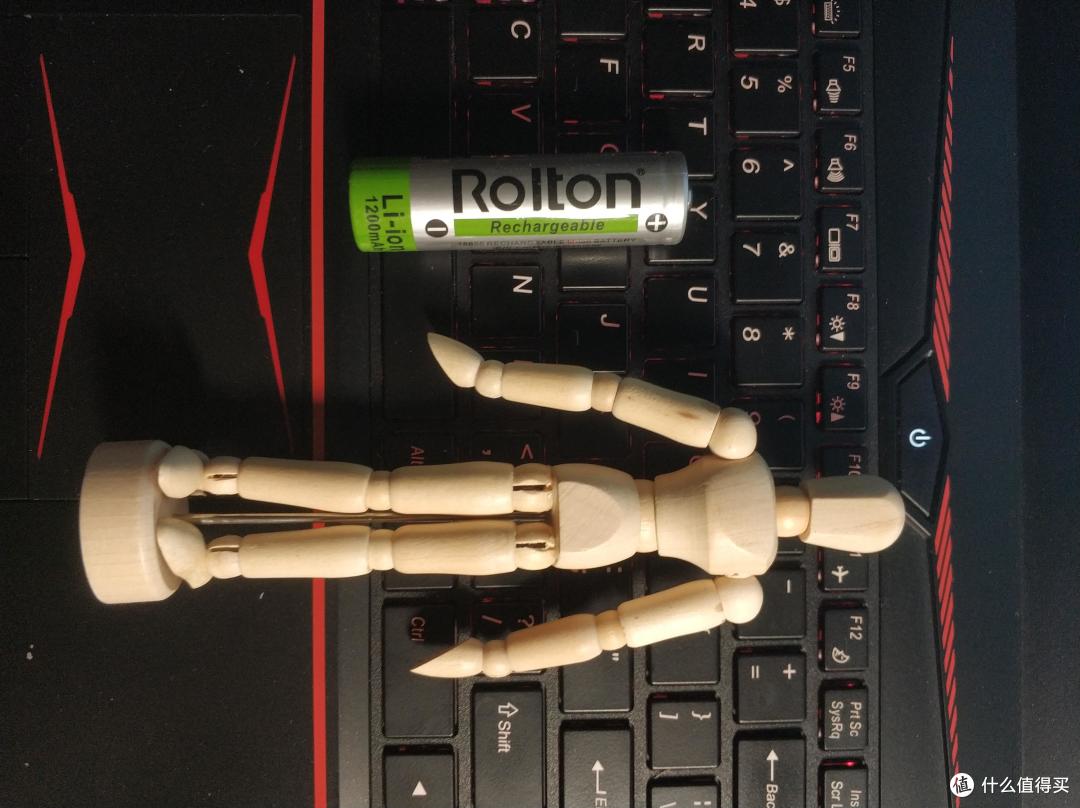 图书馆猿の施柏伦蒂实木木人模型 &峨眉钰泉矿泉水 简单晒