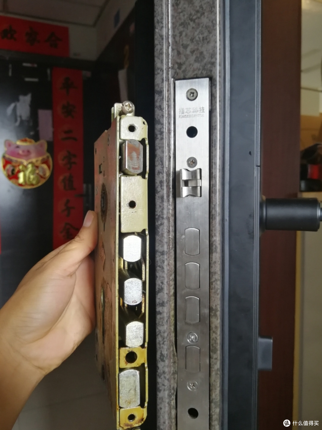 明显的位置不对应