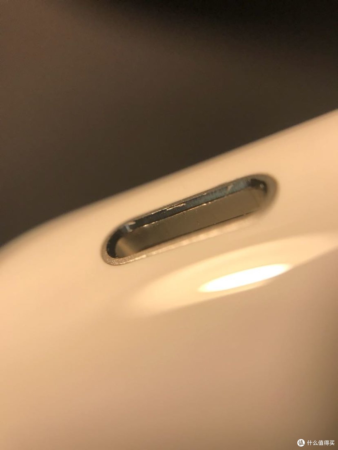 下面的洞,有点小划痕