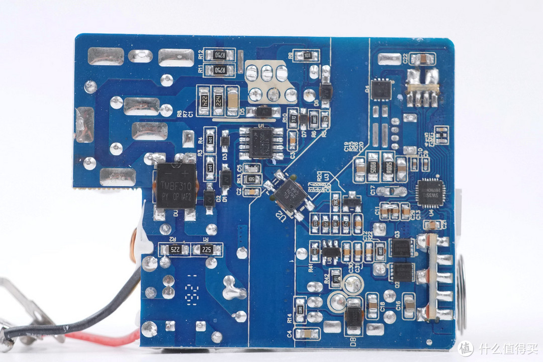 拆解报告：倍思45W USB PD快充充电器（1A1C）