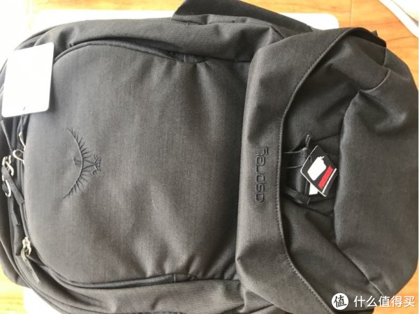 拍照原因，实物是深黑色