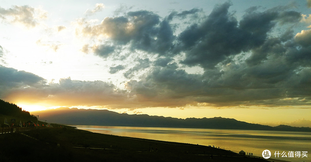 赛里木湖夕阳