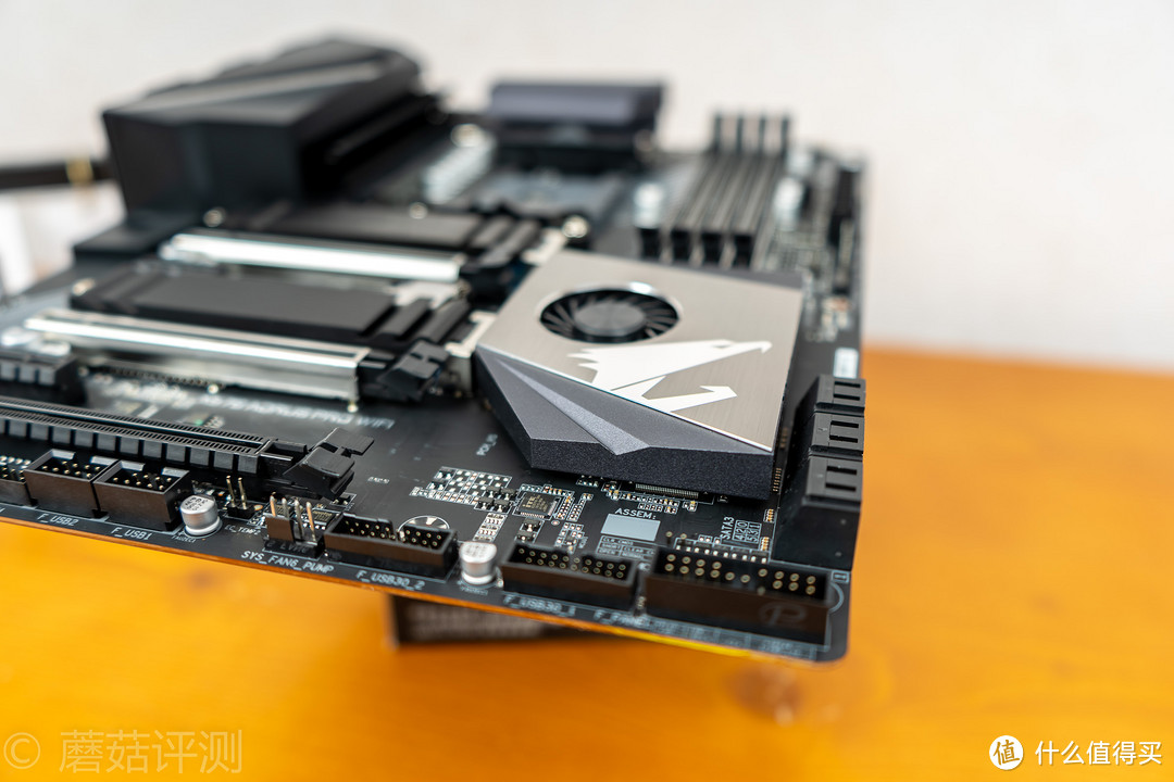 最值得入手的一块中端X570主板、技嘉(GIGABYTE)X570 AORUS PRO WIFI“电竞专家”主板