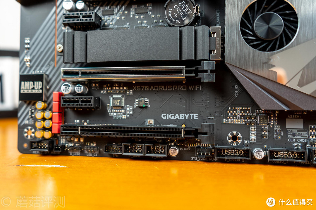 最值得入手的一块中端X570主板、技嘉（GIGABYTE）X570 AORUS PRO WIFI“电竞专家”主板