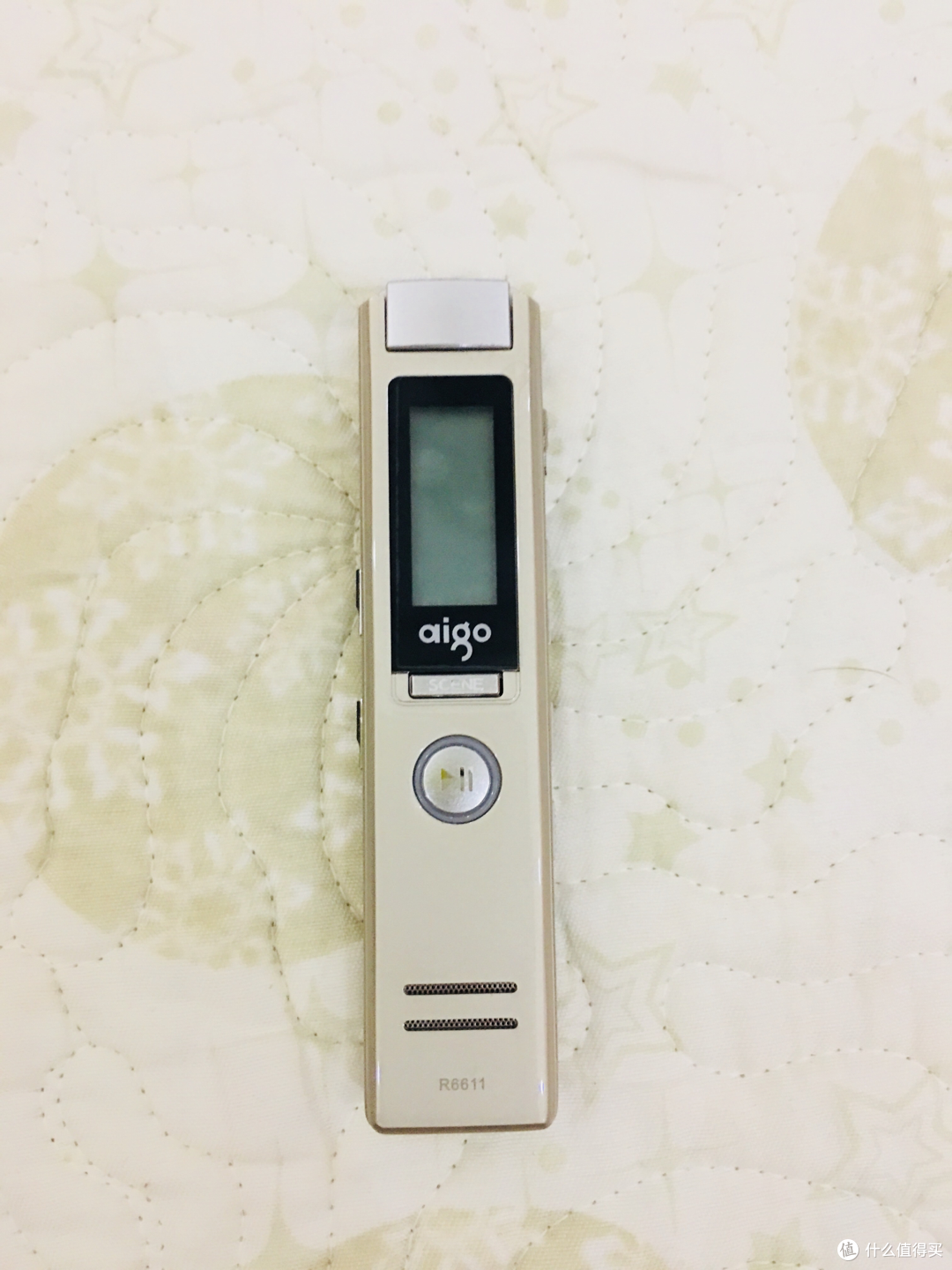 爱国者aigo录音笔R6618简单晒