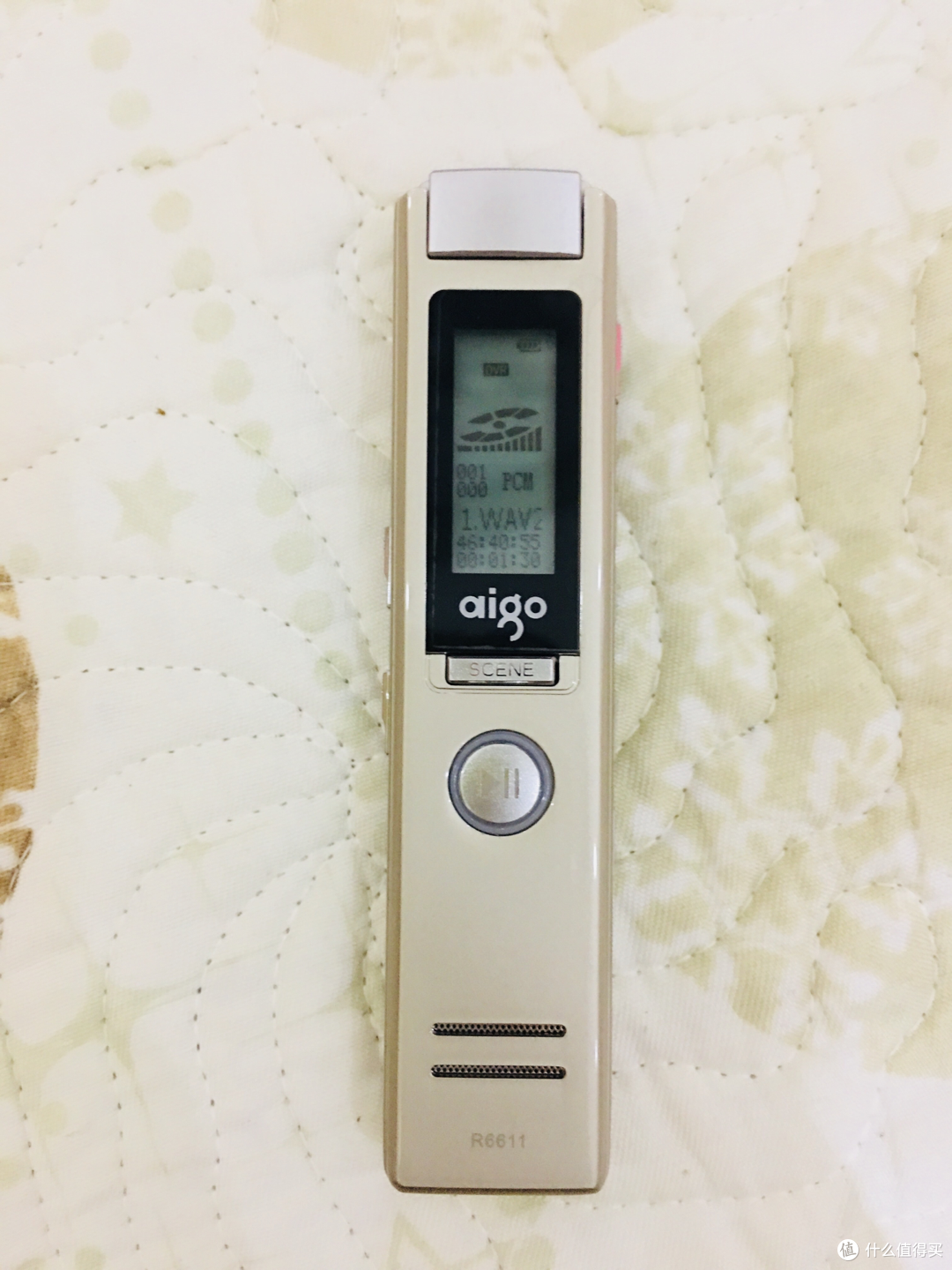 爱国者aigo录音笔R6618简单晒