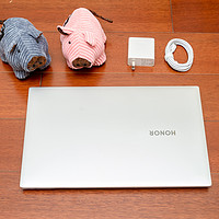 荣耀MagicBook Pro笔记本电脑外观展示(边框|接口|屏幕|键盘|触摸板)