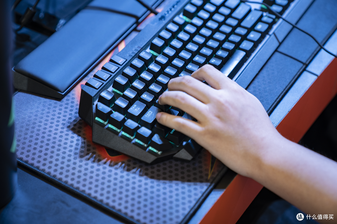 现场售出的60万元的MOD主机长啥样?定制主机的春天到了?