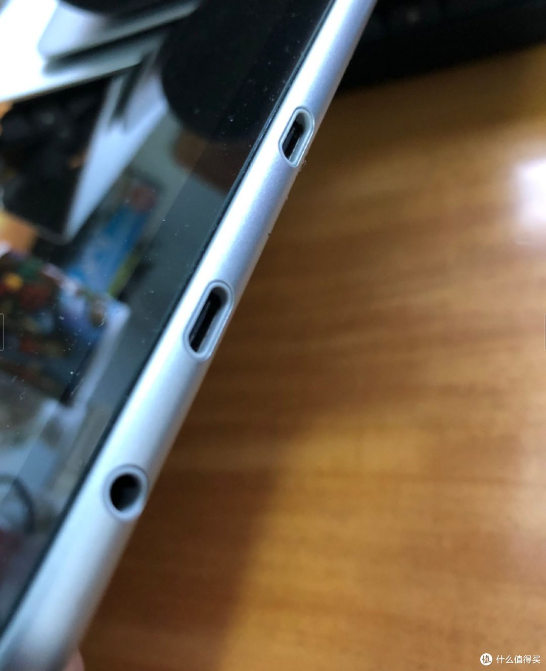 两个USB-C,还有先进的3.5毫米耳机接口
