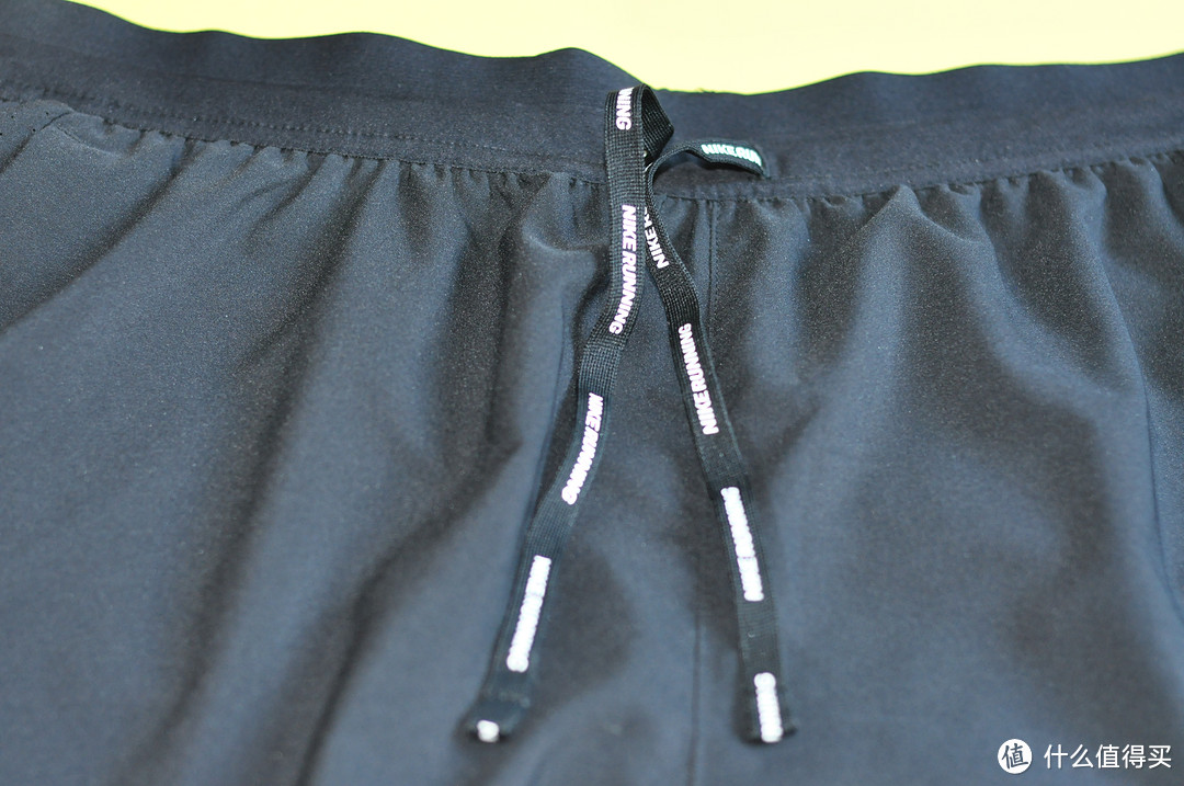 爱上运动:5折好价入手的Nike DRI-FIT FLEX 5马拉松短裤开箱