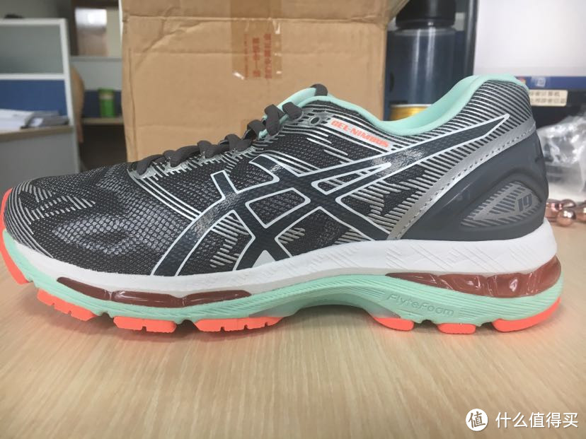 赚了一个亿——跑鞋之王Asics gel-nimbus 19简单开箱