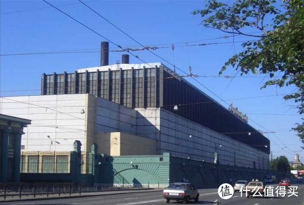 如今的基洛夫工厂，沙俄时代和一战期间称为普提洛夫工厂，地位相当于克虏伯之于普鲁士。也是发动十月革命时工人力量的主要来源。
