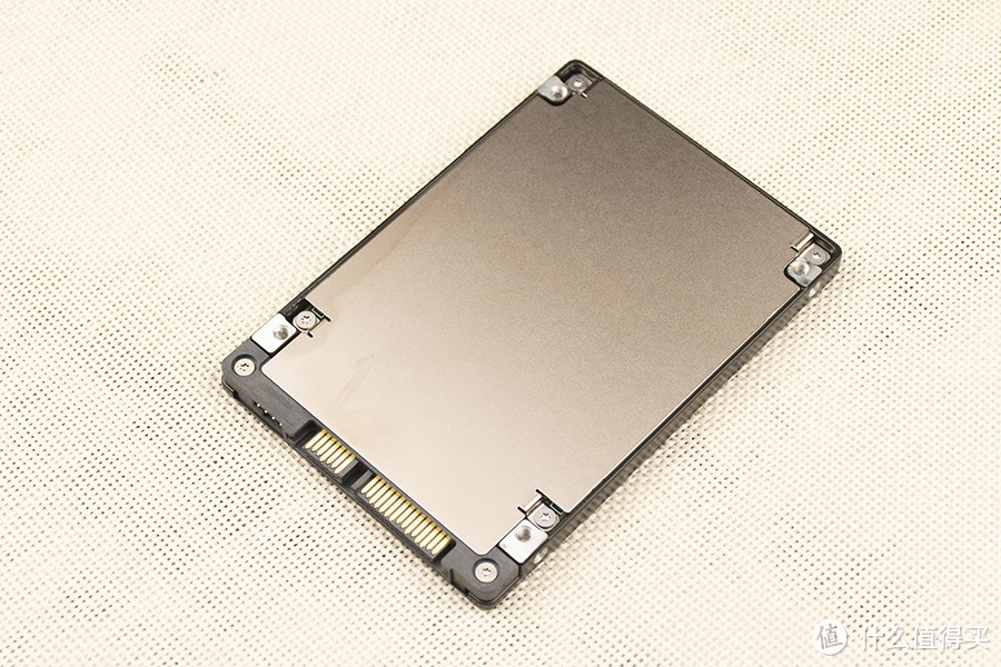 NAS专用SSD驾到？希捷酷狼IronWolf 110 SSD 480G开箱拆机小测