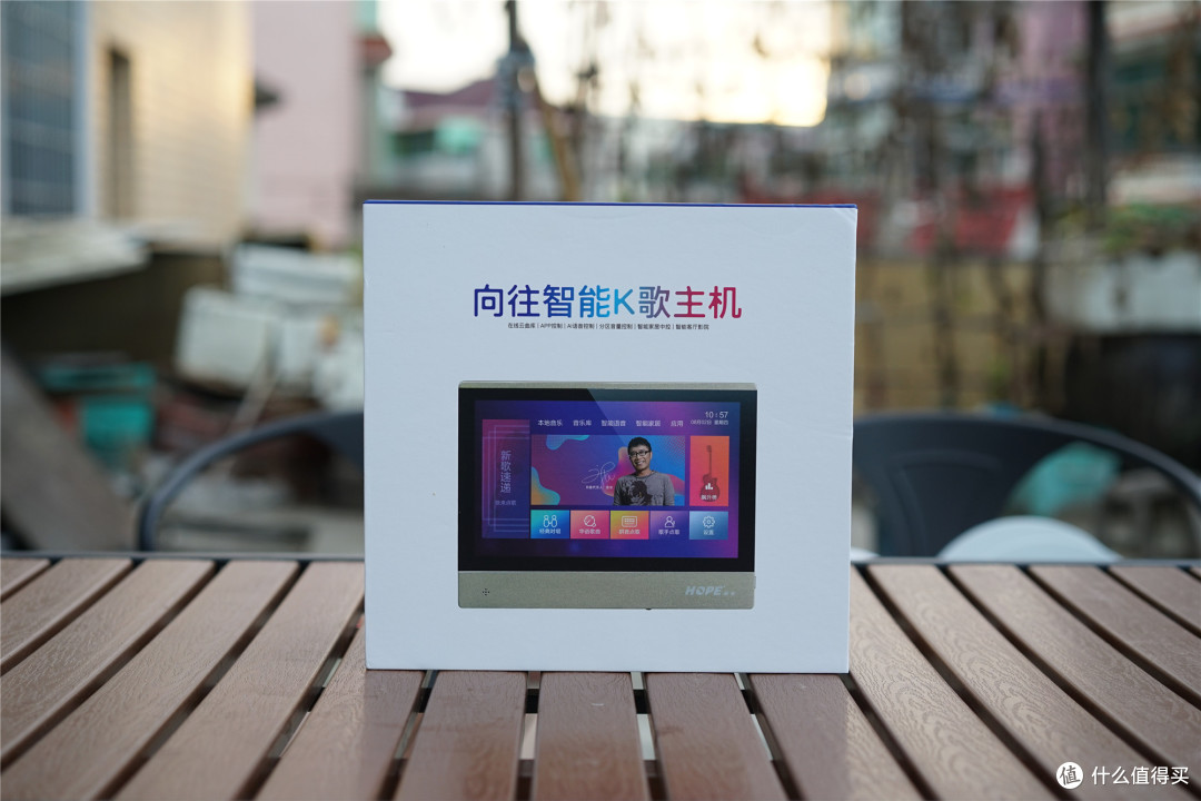 隐藏式安装，全新家用KTV新形态:向往 K500无线背景音乐K歌主机使用评测
