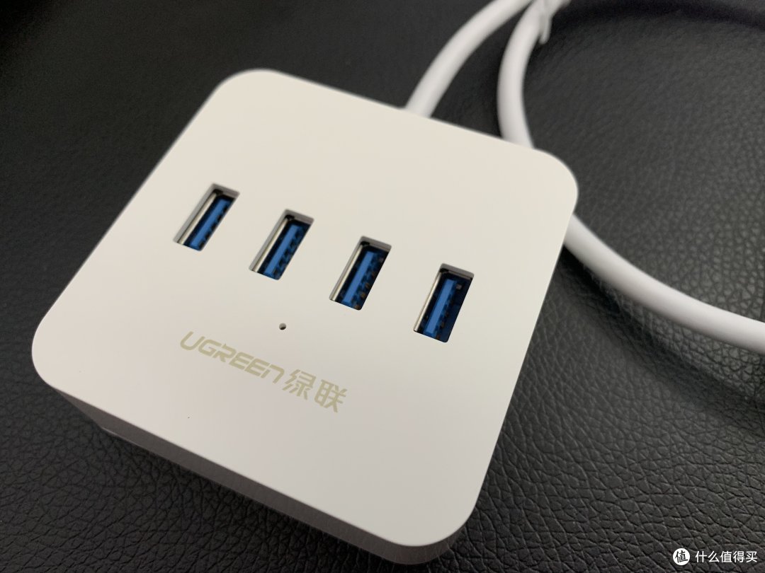 USB 3.0 *4 这下大家满足了吧 