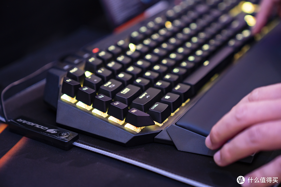 现场售出的60万元的MOD主机长啥样?定制主机的春天到了?