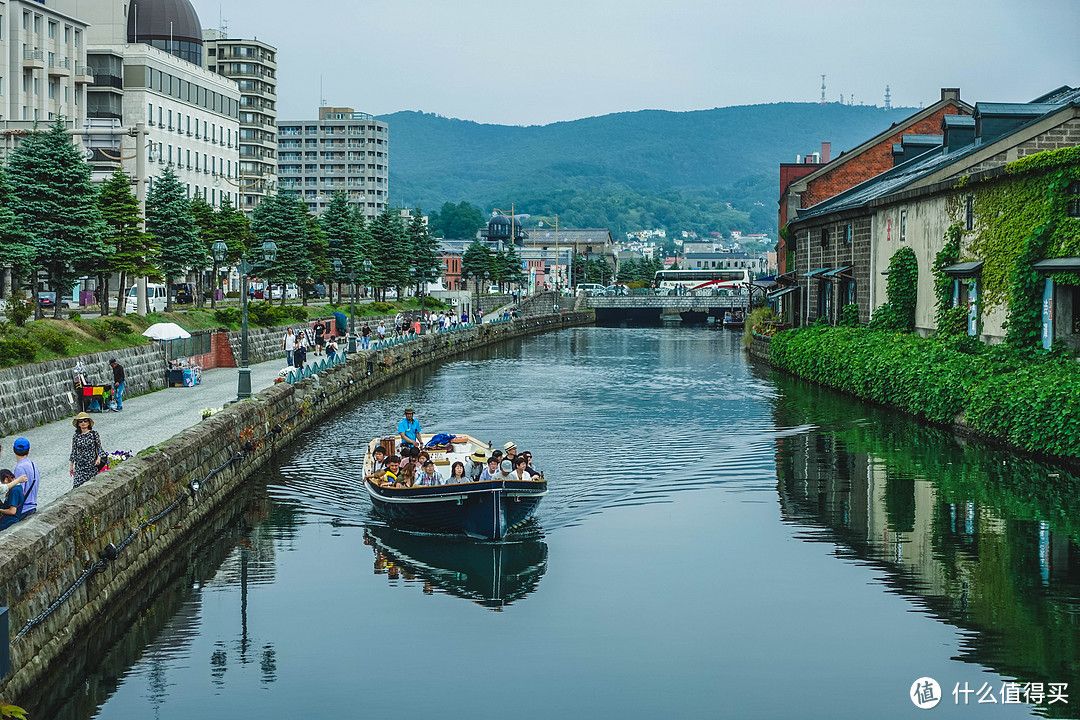 游客也可以坐这个船悠闲地感受下小樽运河