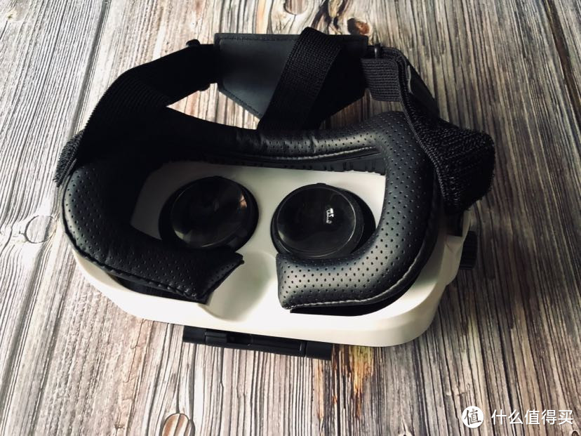 买书送VR眼镜还是买VR眼镜送书？