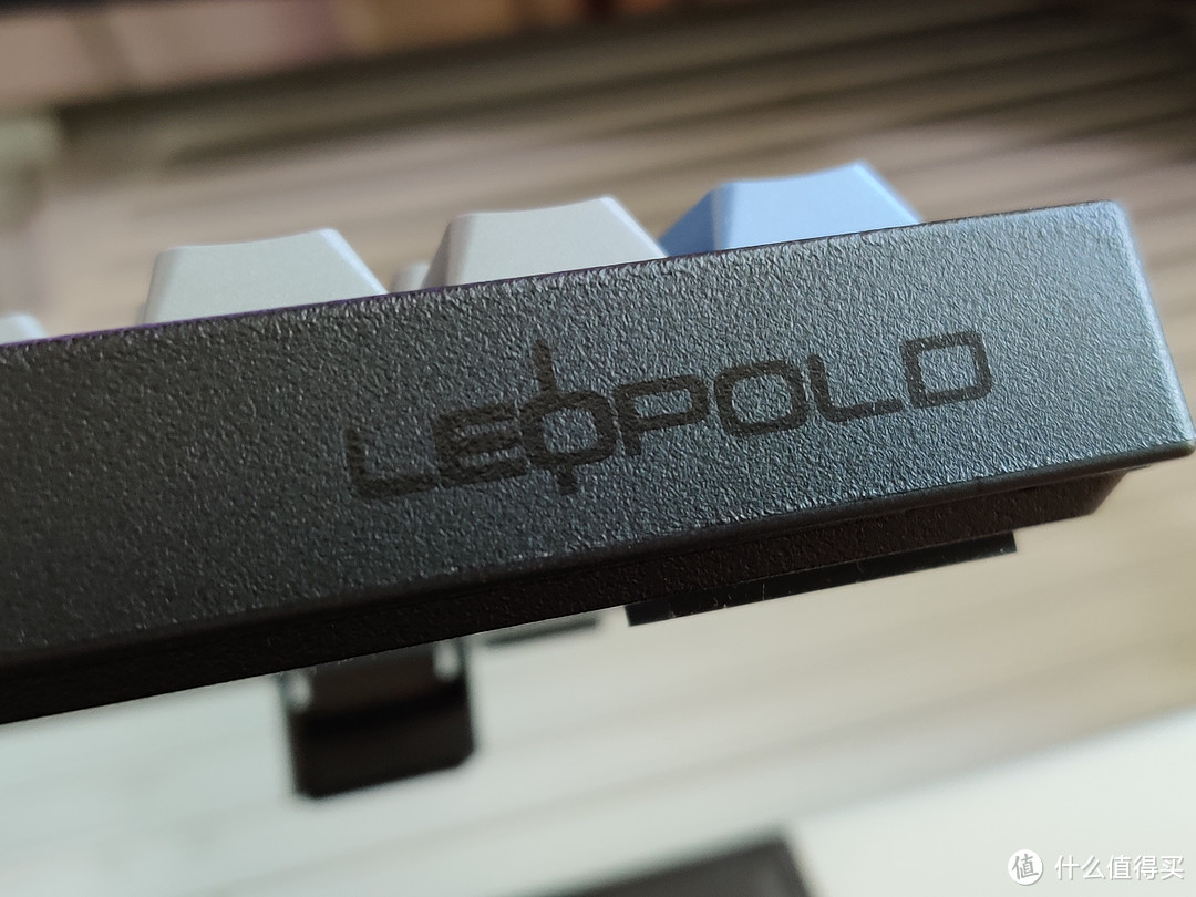 侧面很低调的 LEOPOLD 的 logo