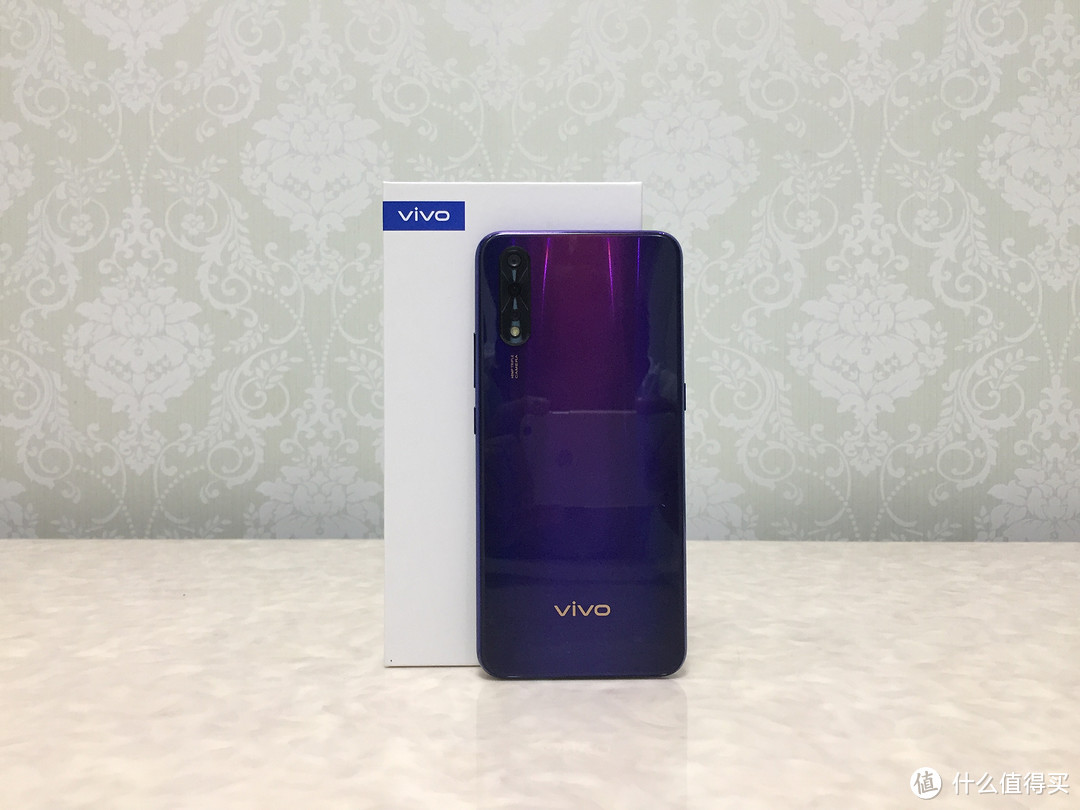 有颜有实力的三摄手机！vivo Z5 手机开箱试用