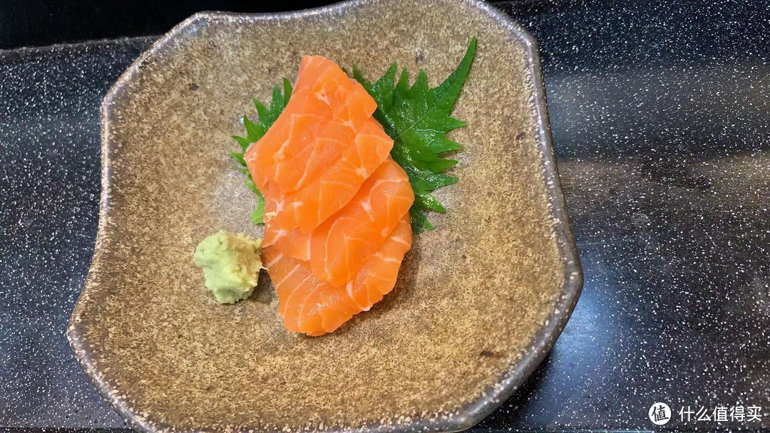 鲑鱼片，入口即化的那种　拍摄地点：大阪