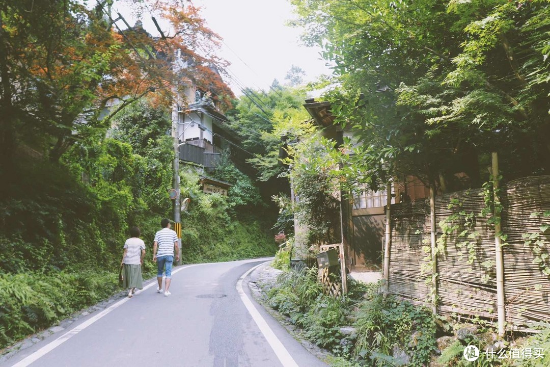 漫步在贵船神社的小路上　拍摄地点：京都