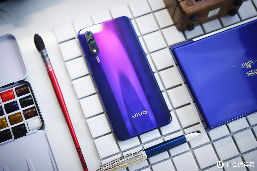 老年机的价格，旗舰机的体验——vivo Z5 智能手机