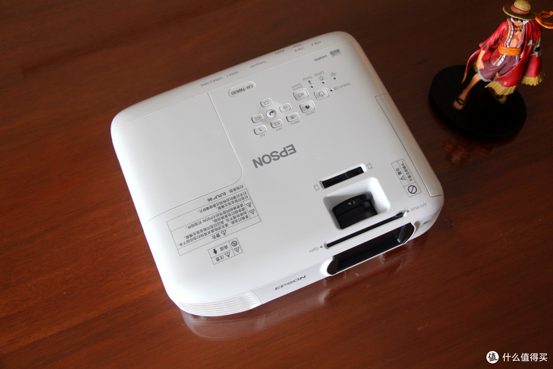 年轻人的家里都应该有一台巨屏高清看片神器，爱普生CH-TW610投影机上手体验！