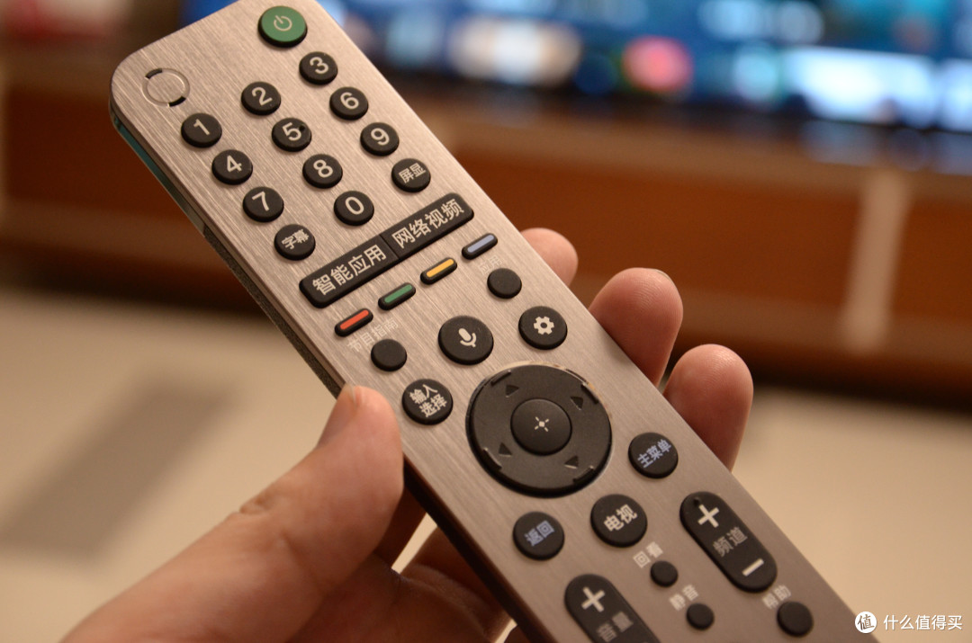 极清4K+银幕发声,家庭看球极致体验—索尼电视新旗舰A9G