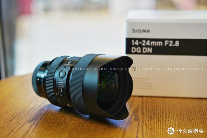 器材评测篇二 适马sigma 14 24mm F2 8 Dg Dn开箱照 无反镜头 什么值得买