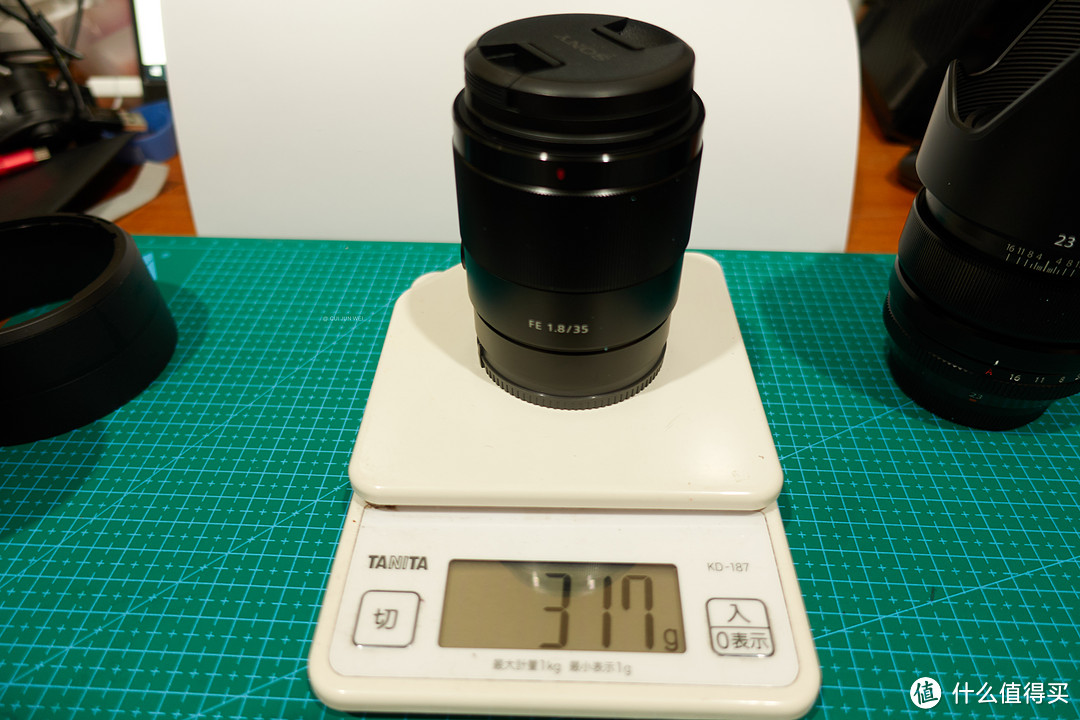 索尼新品35mm F1.8全画幅镜头开箱