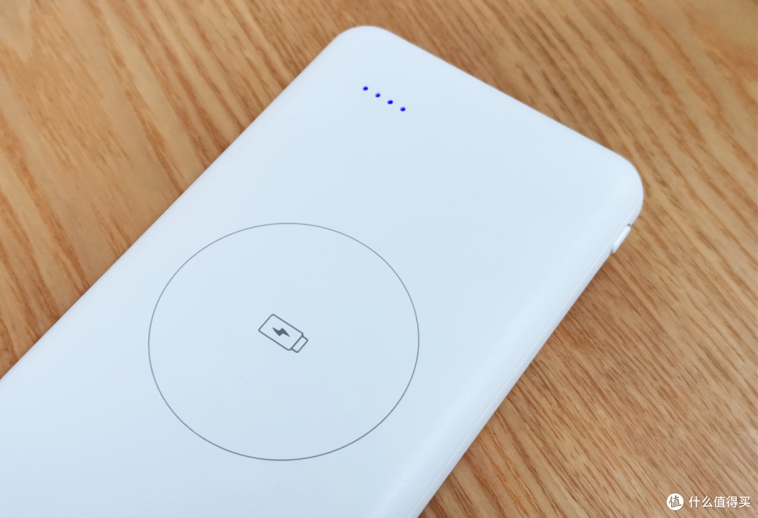 从我哥那顺走一个无线充电宝,iPhone 8也能够感受无线充电的魅力了
