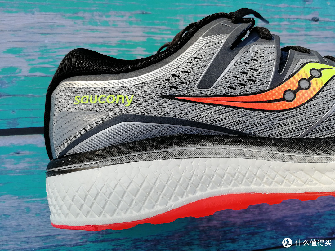 强势归来的“小河”--Saucony索康尼 Triumph iSO 5 跑鞋测评